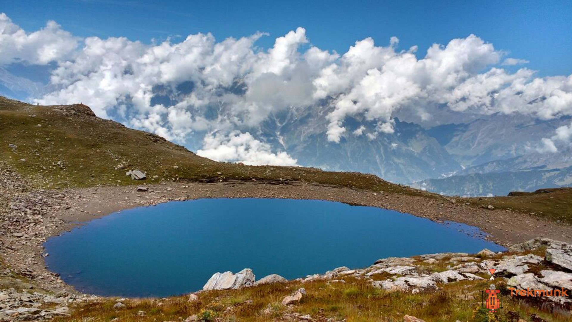 prashar lake trek distance from delhi