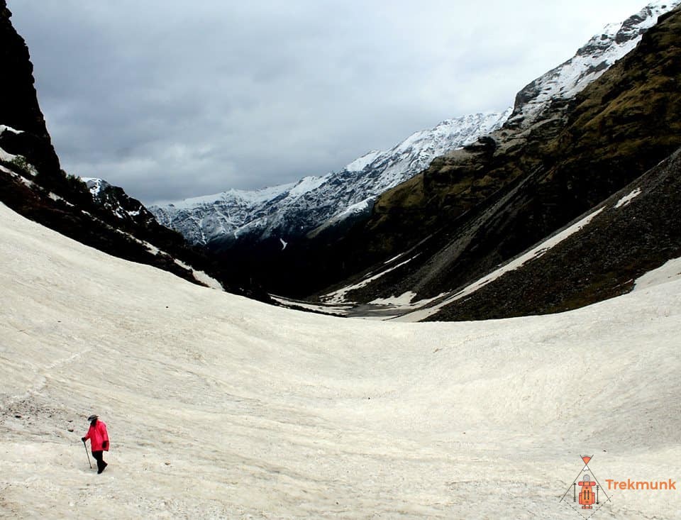 hampta pass with chandratal lake trek