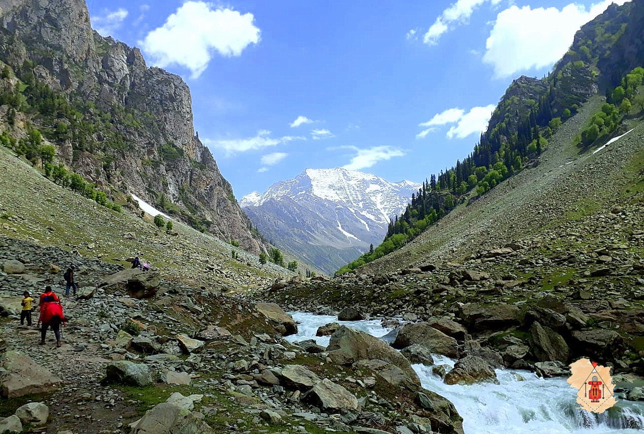 treks in kashmir