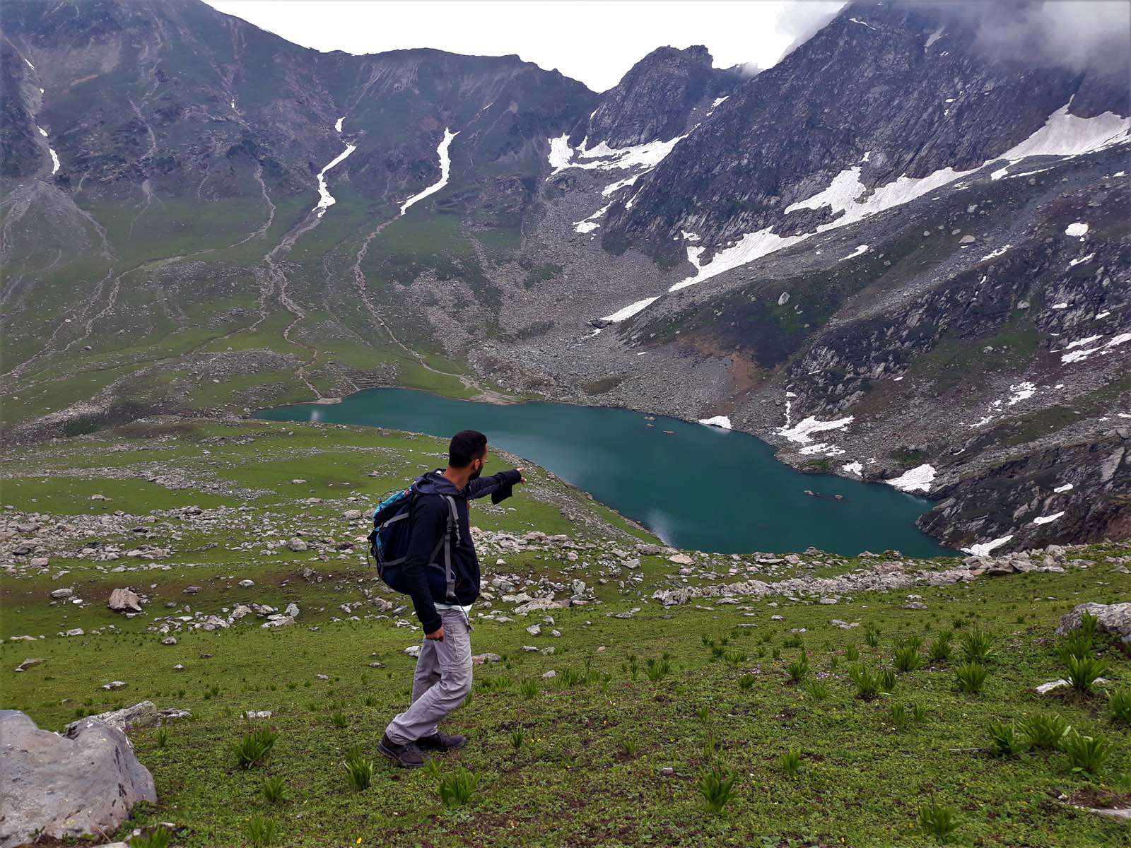 treks in kashmir