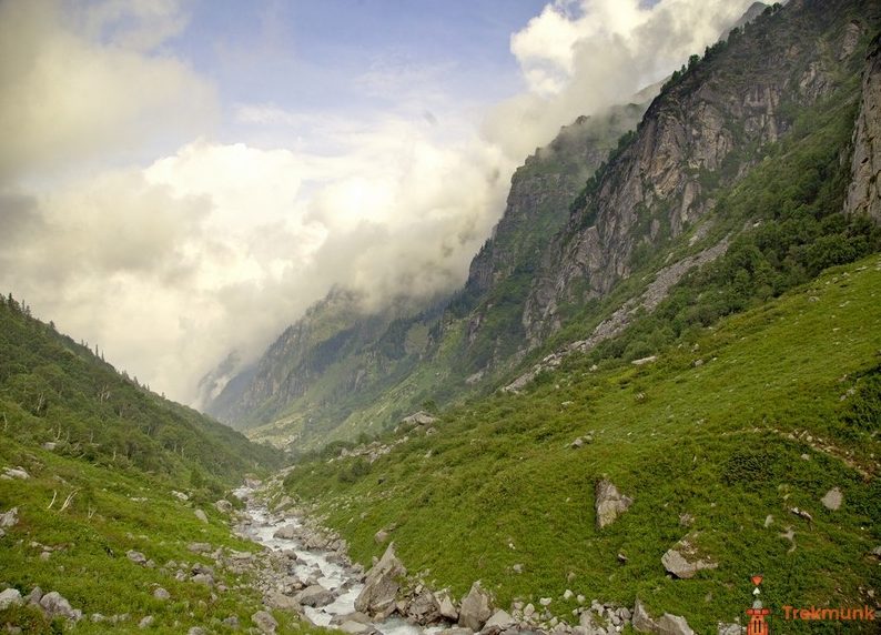 trek to prashar lake